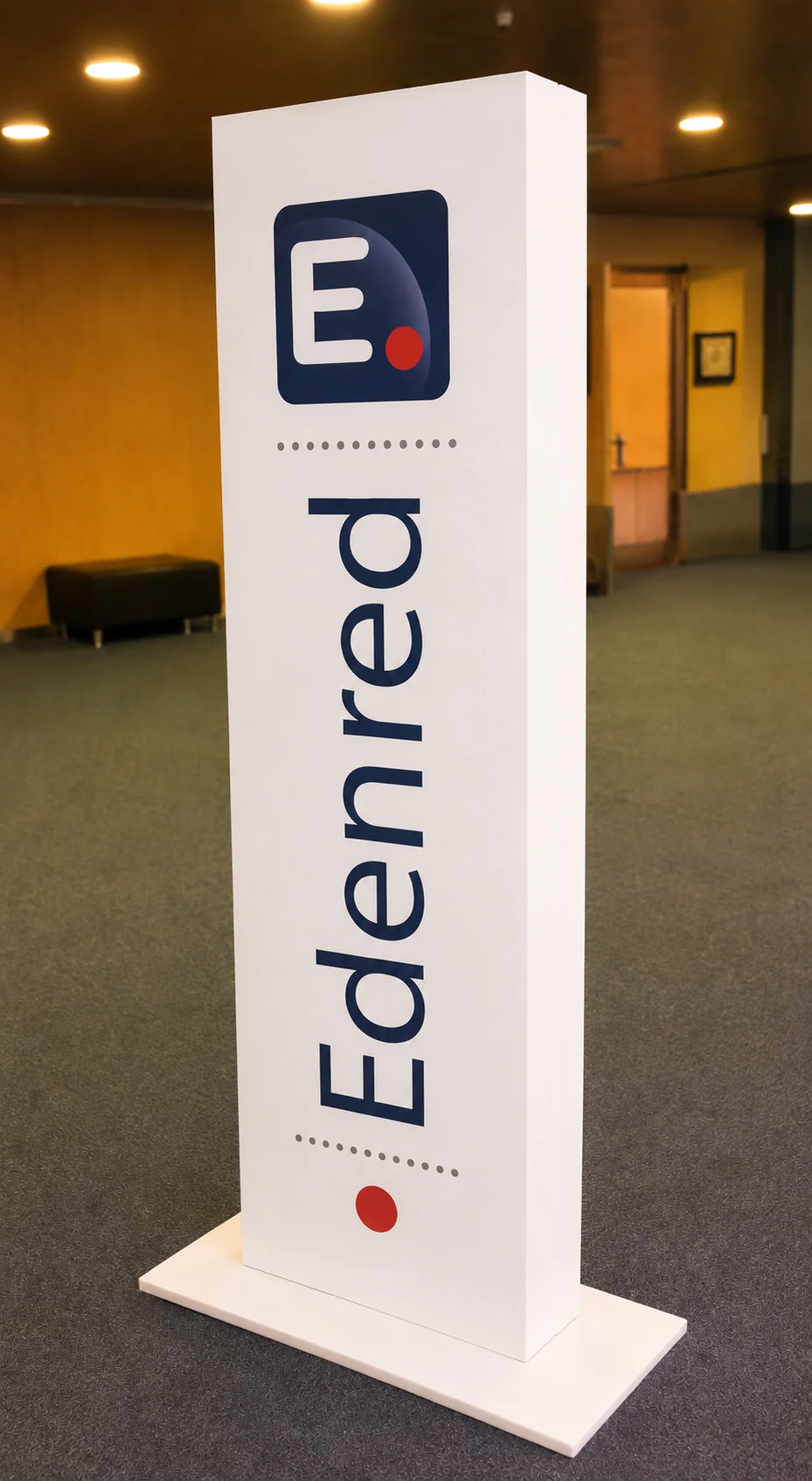 Tótem Corporativo Monolítico Edenred
